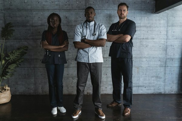 Enhancing cancer treatment: uniting aromatherapy with traditional medicine for optimal care